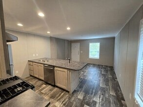 Building Photo - 122 Quarry Hill Estates