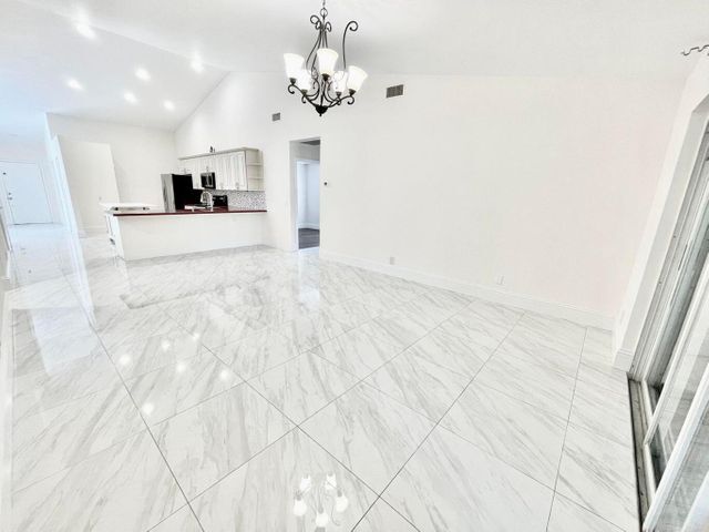 Building Photo - 19623 Back Nine Dr