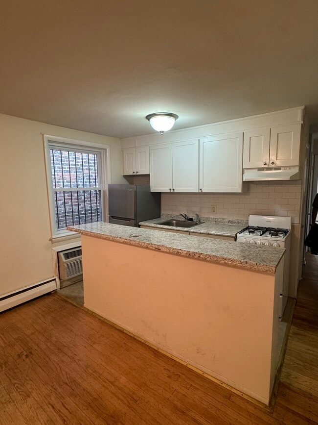 Building Photo - 420 S 15th St