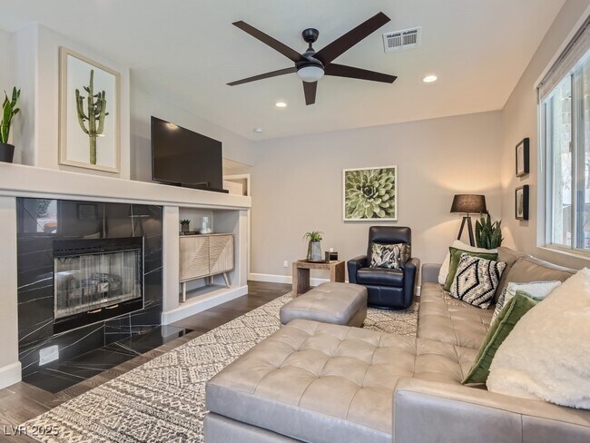 Foto del edificio - 1413 Woodmore Dr