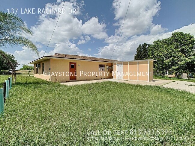 Foto del edificio - 137 Lake Rachard Dr