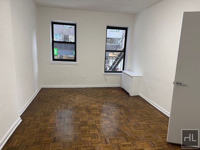 Building Photo - 3 AVENUE