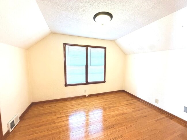 Building Photo - 1307 Highland Ave