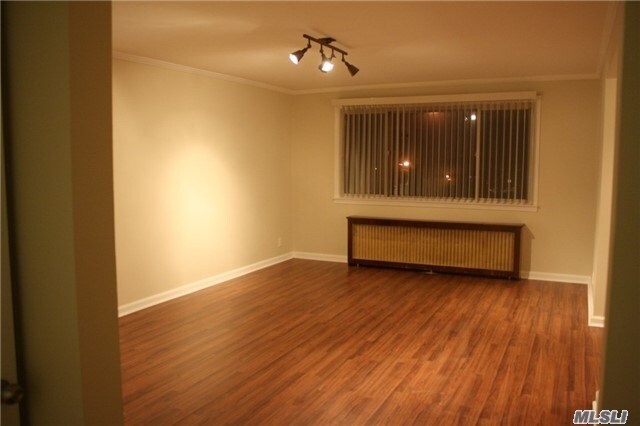 Foto principal - 162-04 65th Ave
