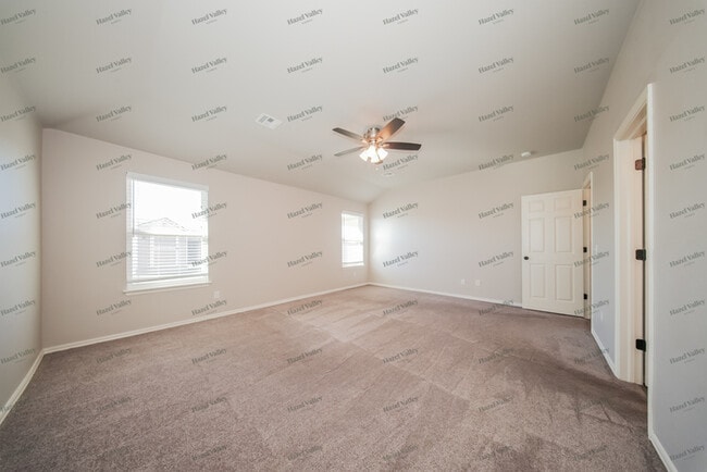 Building Photo - 2713 Crystal Pine Dr