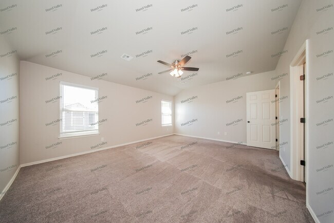 Foto del edificio - 2713 Crystal Pine Dr