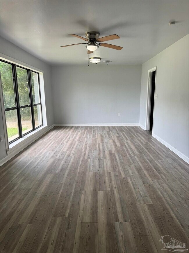 Foto del edificio - 6437 Magnolia St
