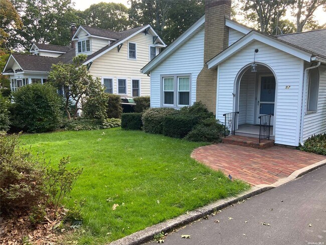 Building Photo - 97 Scudder Pl