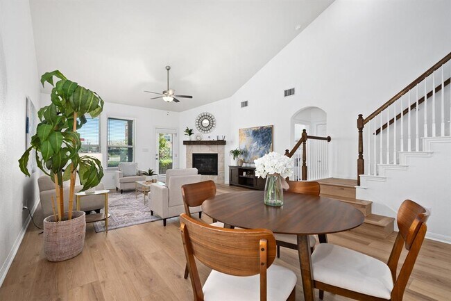Foto del edificio - 15905 Windroot St