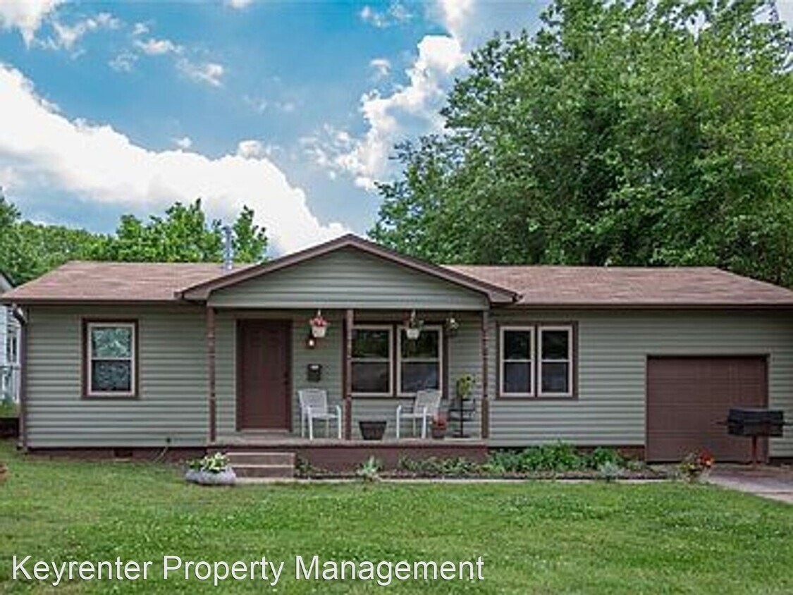 4 br, 1.5 bath House 14 W 34th St House Rental in Sand Springs, OK