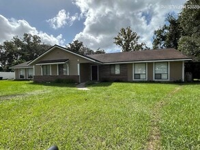 Building Photo - 808 Meadowbrook Dr