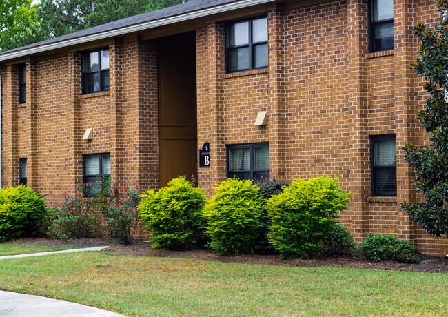 Foto del edificio - Pinewood Manor Apartments