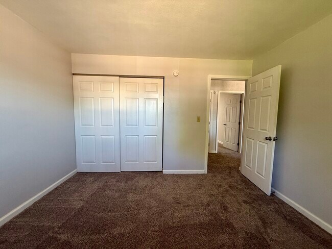 Foto del edificio - 2604 Eastview Dr