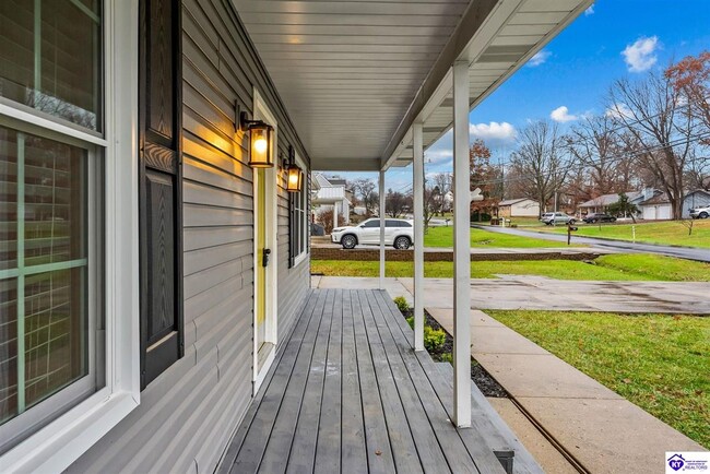 Foto del edificio - 215 Darrell Dr