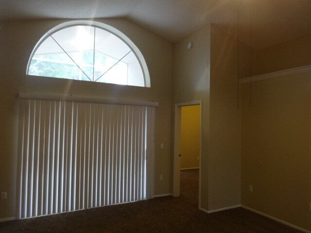 Building Photo - 201 Lancer Oak Dr