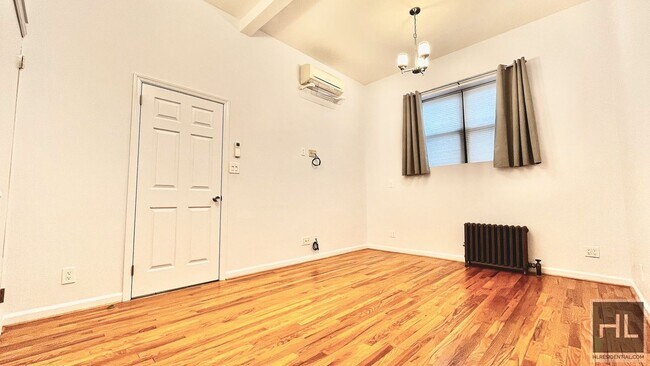 Foto del edificio - Beautifully renovated 1-bedroom apartment ...