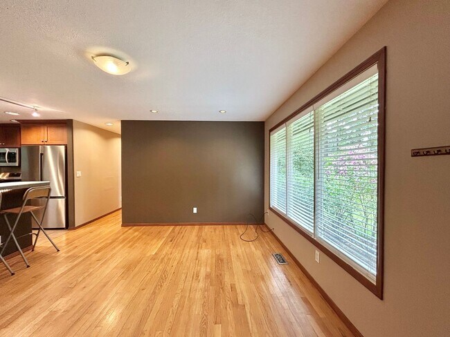 Foto del edificio - Tranquil Environment: 3 Bed, 1 Bath House