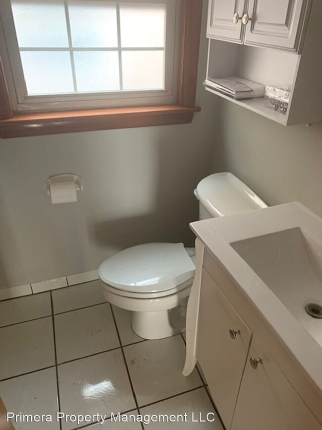 Building Photo - 3 br, 1.5 bath House - 3701 W 58th St