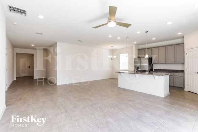 Building Photo - 340 Corbel Ln