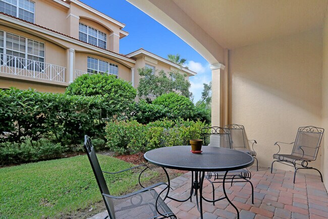 Building Photo - 4711 Artesa Way S