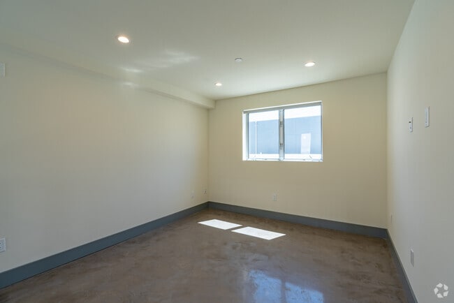 Loft Estudio - 640SF - T Loft Apartments