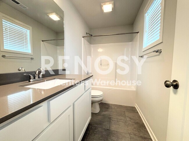 Foto del edificio - 16620 Oakwood Dr