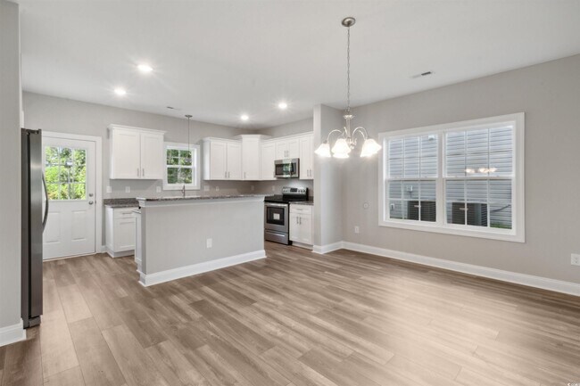 Foto del edificio - 10412 Holland Ct