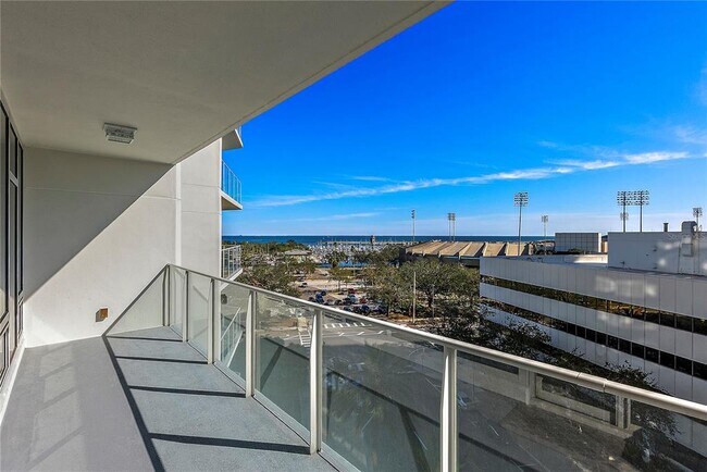 Foto del edificio - 175 1st St S
