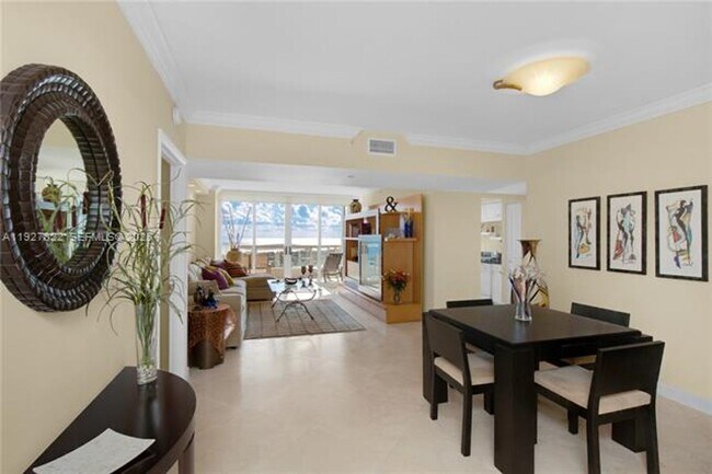 Foto del edificio - 21055 Yacht Club Dr