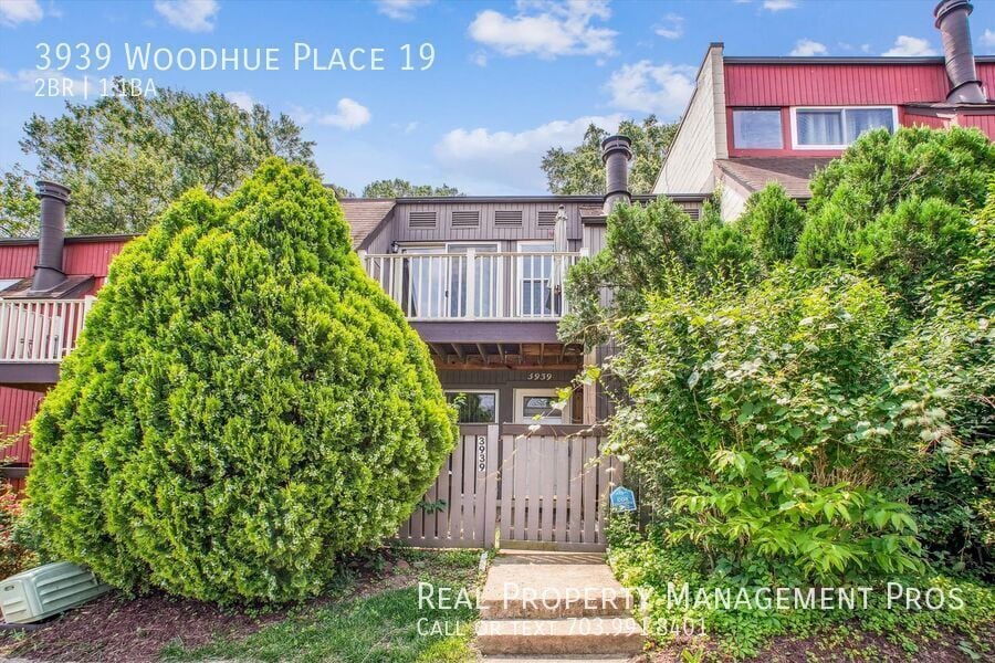 Photo - 3939 Woodhue Place 19-