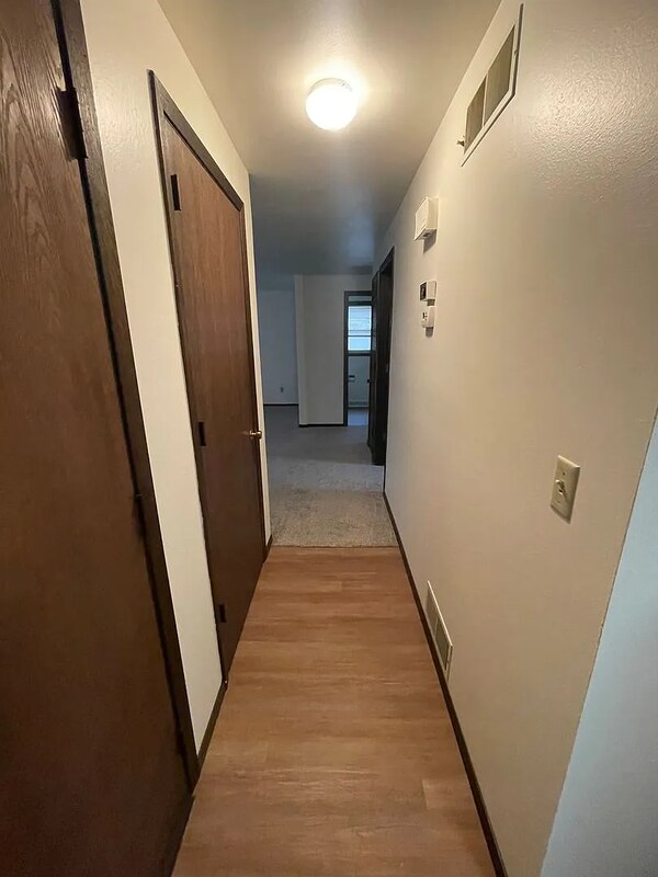 Building Photo - 2571 Trojan Dr