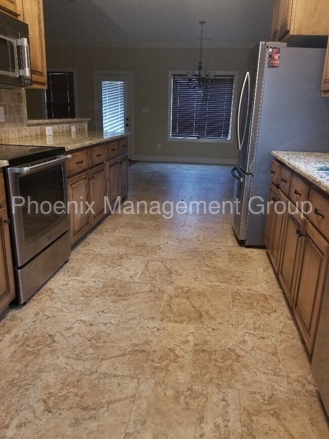 Building Photo - Beautiful House in Gated Community!