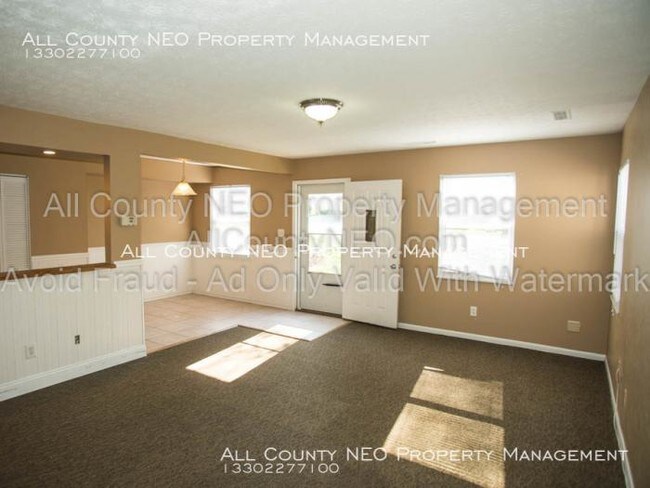 Building Photo - 2 bedroom in Uniontown OH 44685
