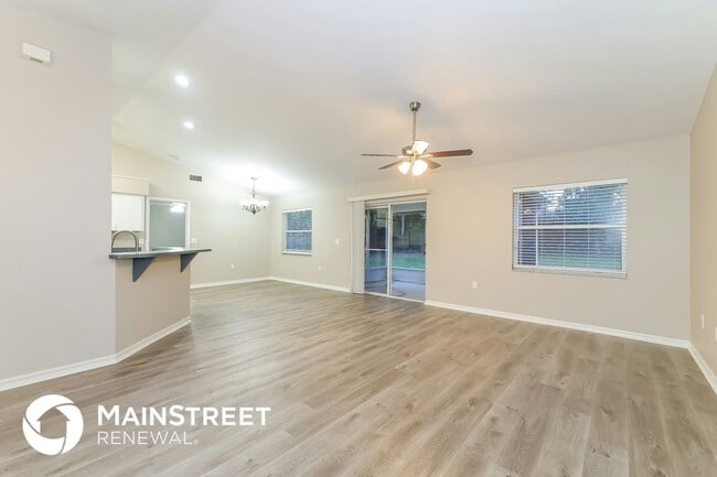 Building Photo - 2665 Green Valley Dr