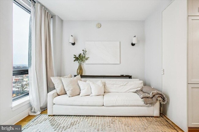 Photo - 1211 Van St SE Apartment