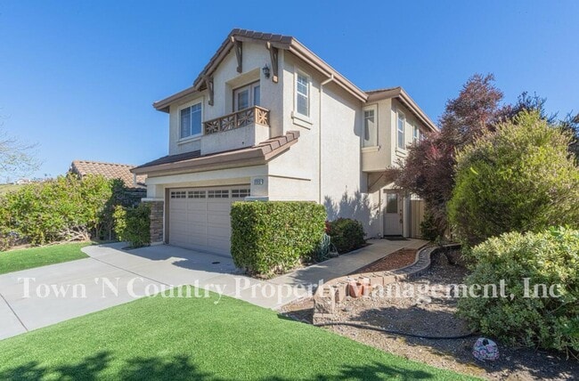 Building Photo - Luxury Las Palmas II Home with Upgrades, Flexible Living Space & Top School Districts