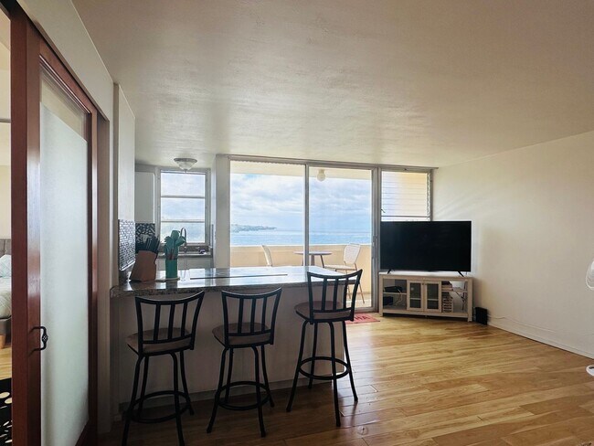 Building Photo - Two Bedroom Condo at Bay Shores