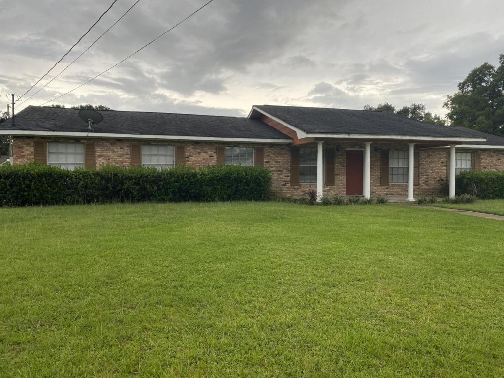 2411 Sunkist Country Club Rd, Biloxi, MS 39532 House Rental in Biloxi