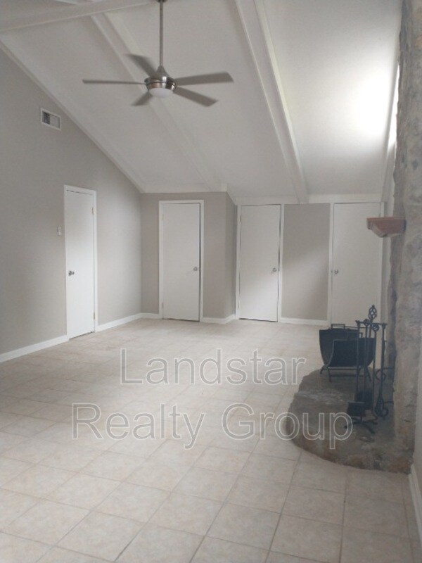 Building Photo - 3005 Maywood Place