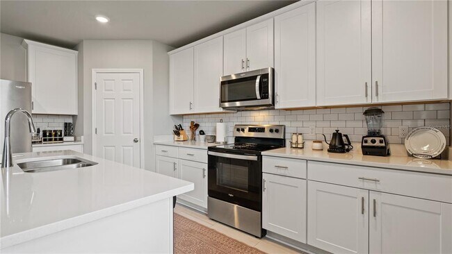 Foto del edificio - 5291 Meredrew Ln