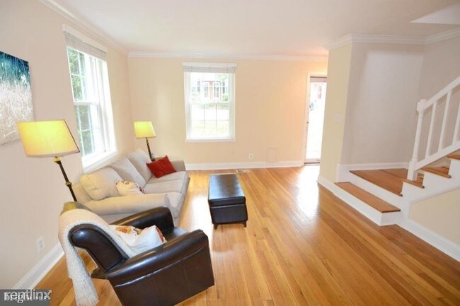 Building Photo - 2 br, 2 bath Townhome - 2947 S Dinwiddie St