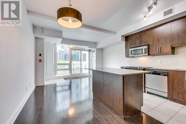 Building Photo - 31 Olive Ave