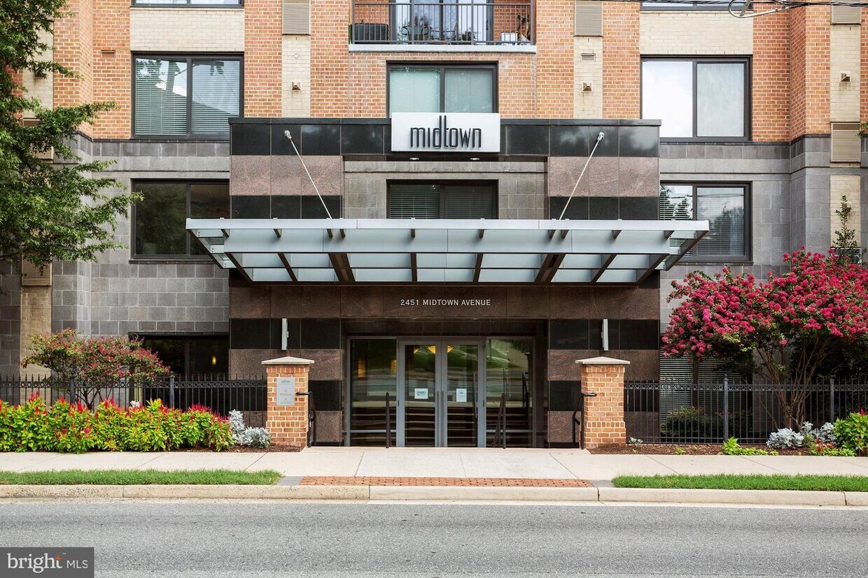 Foto principal - 2451 Midtown Ave