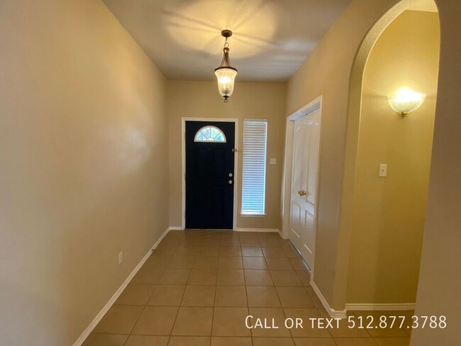 Building Photo - Spacious Larger 4 Bedroom 3 Bathroom Home ...