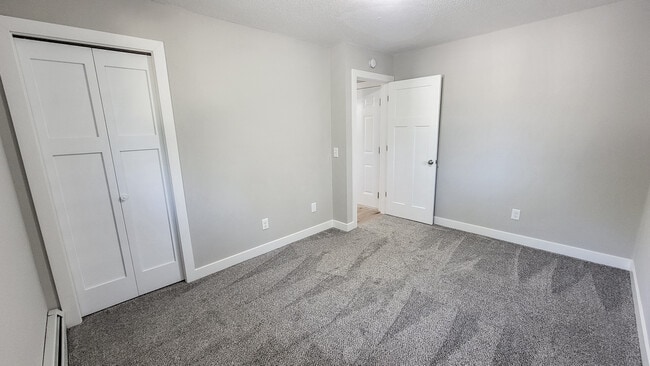 Building Photo - 5661 Quincy St