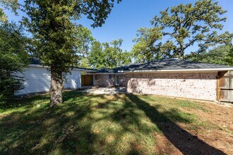 Building Photo - 22019 Kenchester Dr