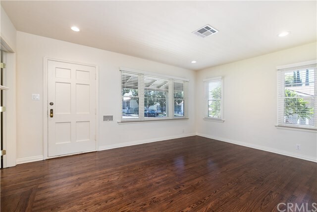 Foto del edificio - 227 N Mayflower Ave