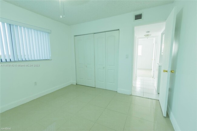 Foto del edificio - 3 br, 2 bath House - 9915 W Okeechobee Rd ...