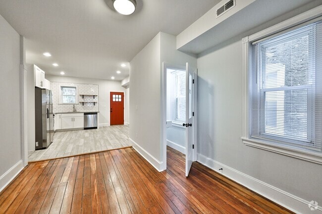 Building Photo - 421 Ripka St