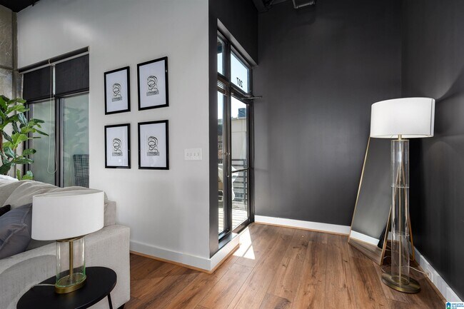 Foto del edificio - 2226 1st Ave S